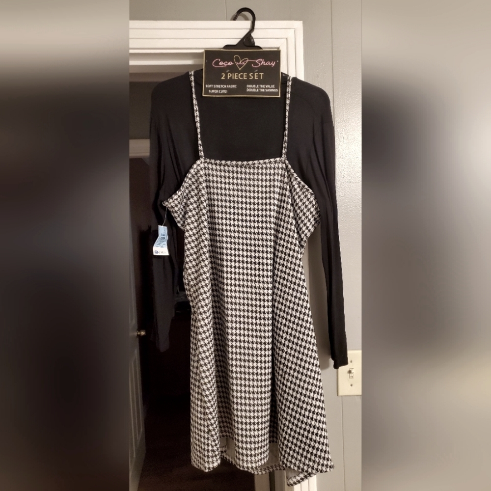 2-pc set Coco & Shay Ladies Jumper dress with long sleeve knit top. NEW W/Tags